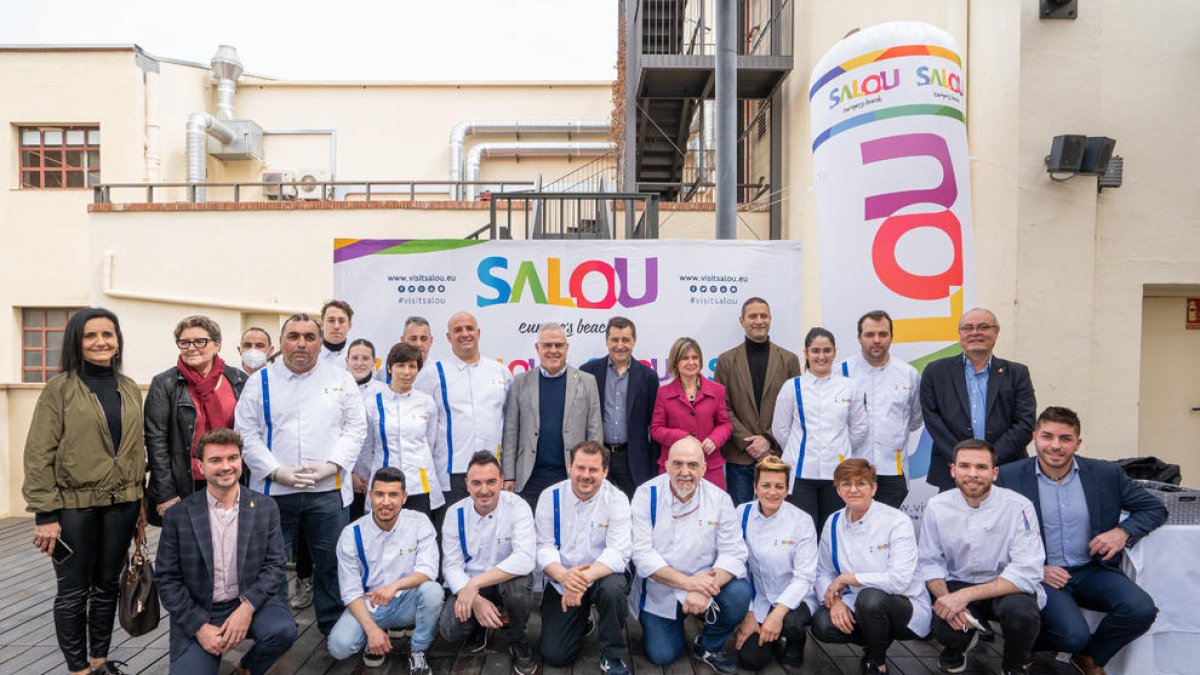 Granados, Roca i els xefs dels restaurants participants a l'acte.