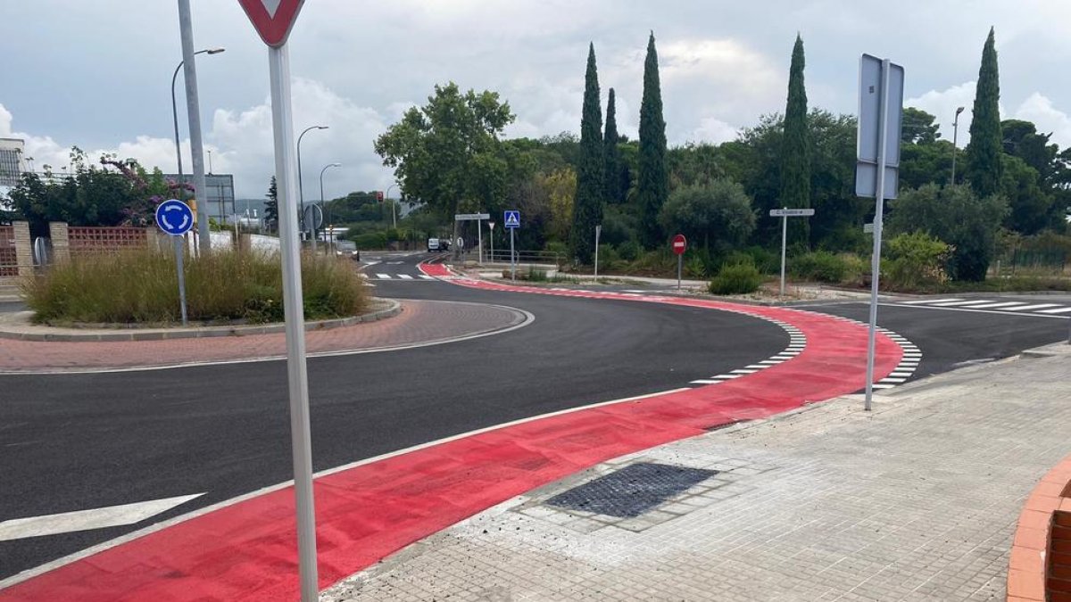 La carretera de Reus a Castellvell y el nuevo carril bici se reabren al tráfico
