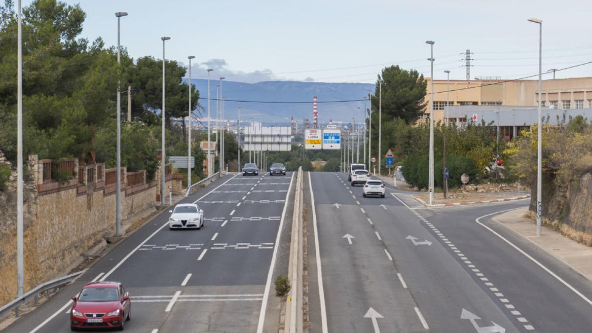 Los vecinos de Sant Salvador reclaman un vial para ir a pie hasta el centro