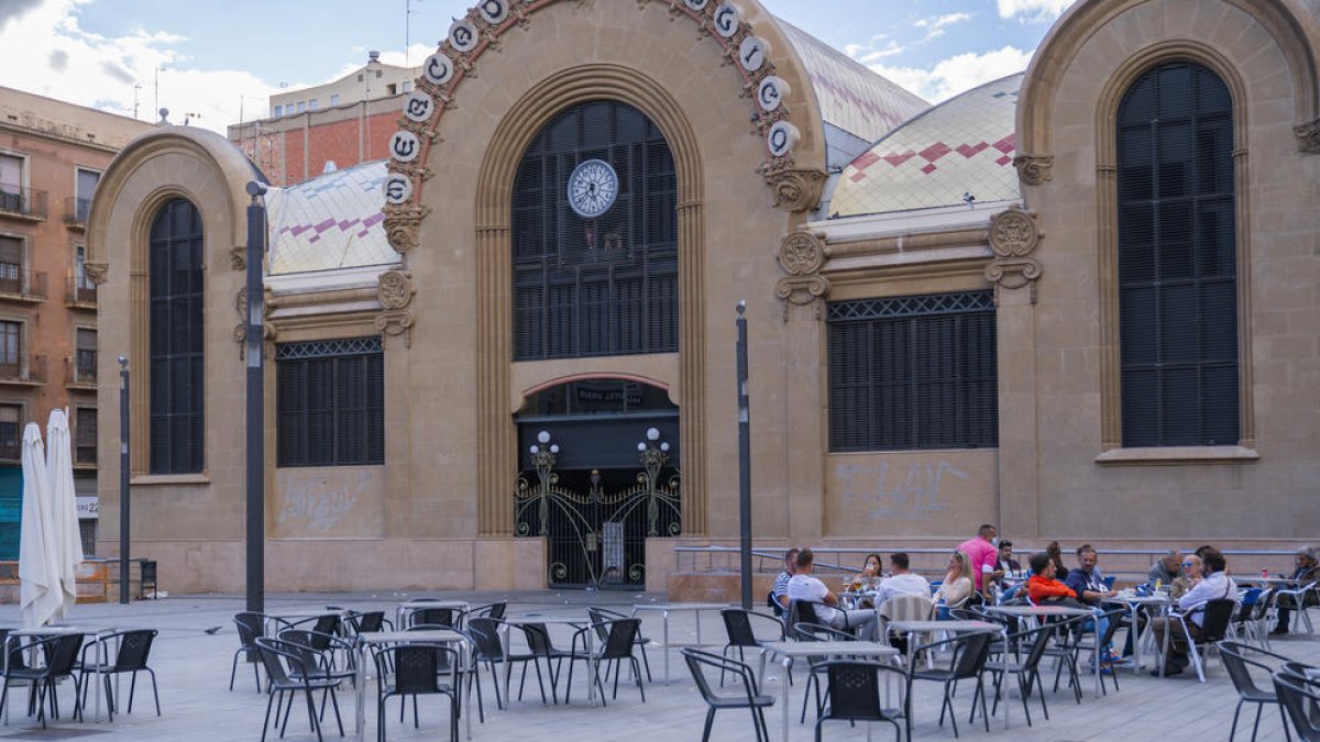 El PSC de Tarragona propone ampliar el horario de las terrazas en Isla Corsini y en el Serrallo