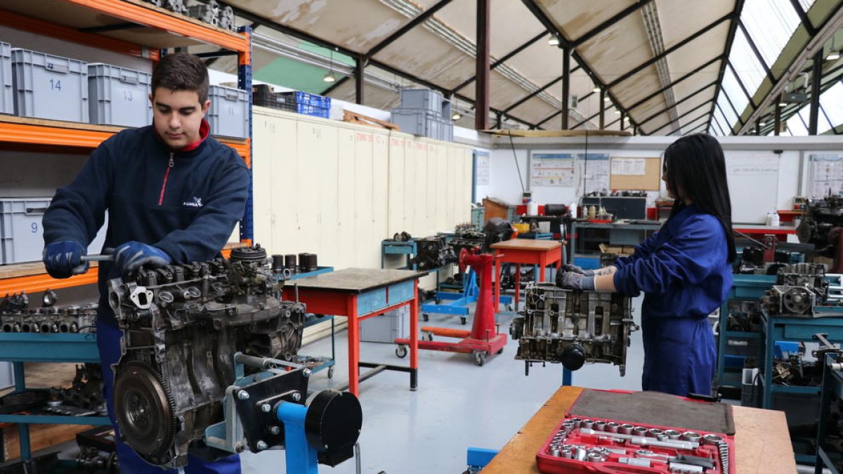 El Instituto Pere Martell, centro de excelencia de FP en el sector del automóvil