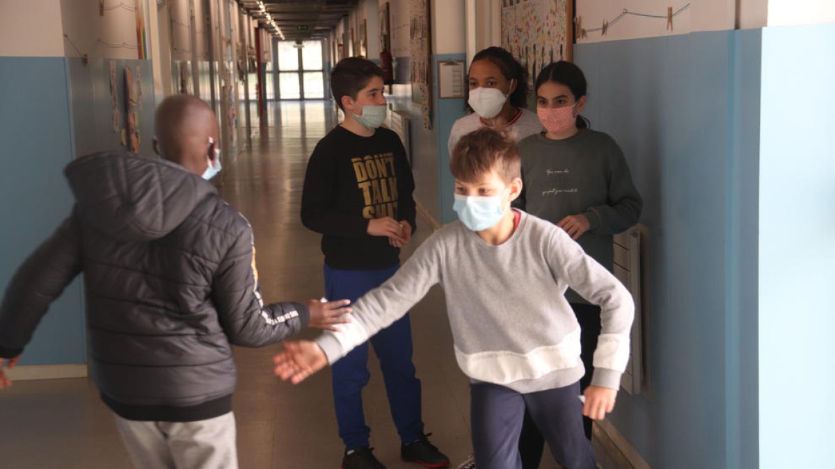 Salut vol que es retiri la mascareta a l'educació primària el més aviat possible