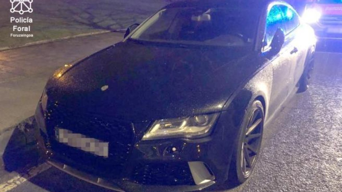 Denuncian a un joven de 14 años para conducir drogadicto y casi embestir a una patrulla policial en Pamplona