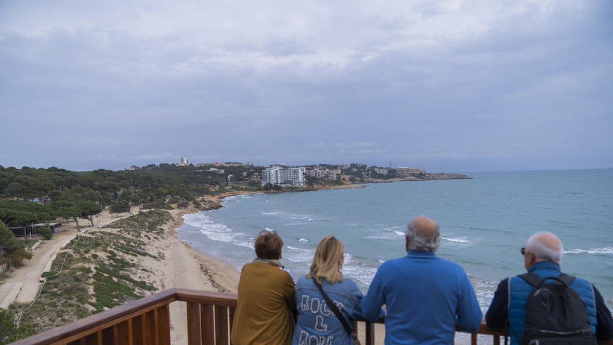 Platja Llarga de Salou al març de 2022