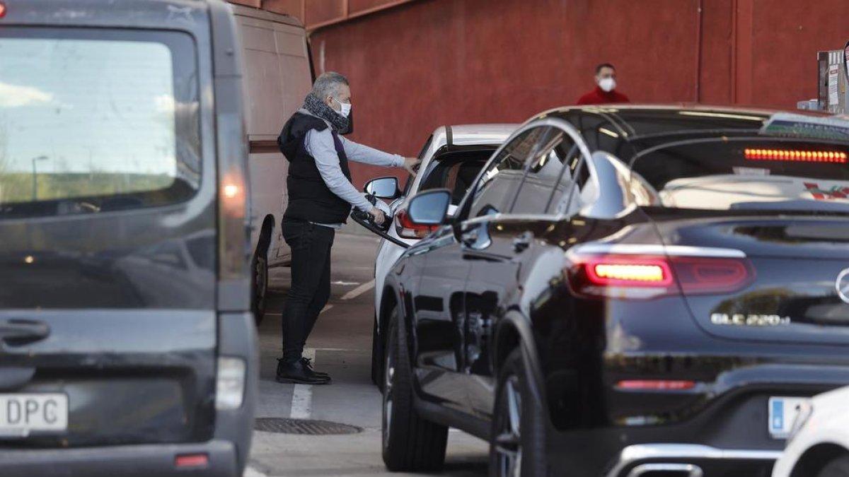 Se satura el sistema informàtic de les benzineres de Repsol per l'allau de peticions de rebaixa