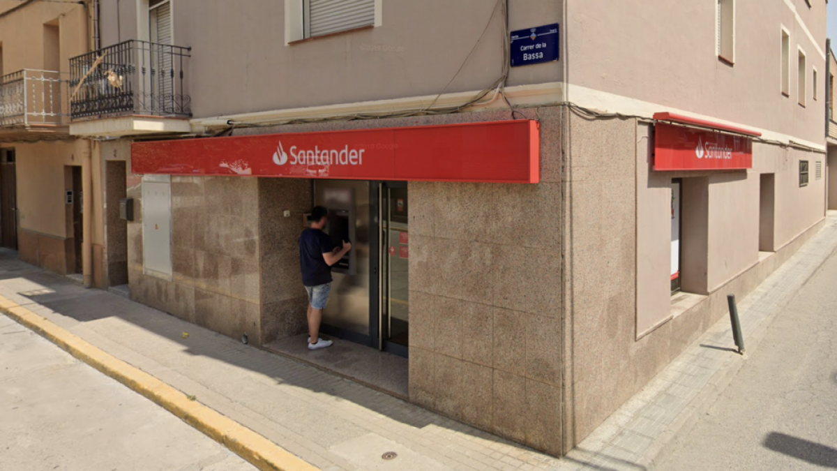 Atraquen a punta de pistola una entitat bancària a Serós
