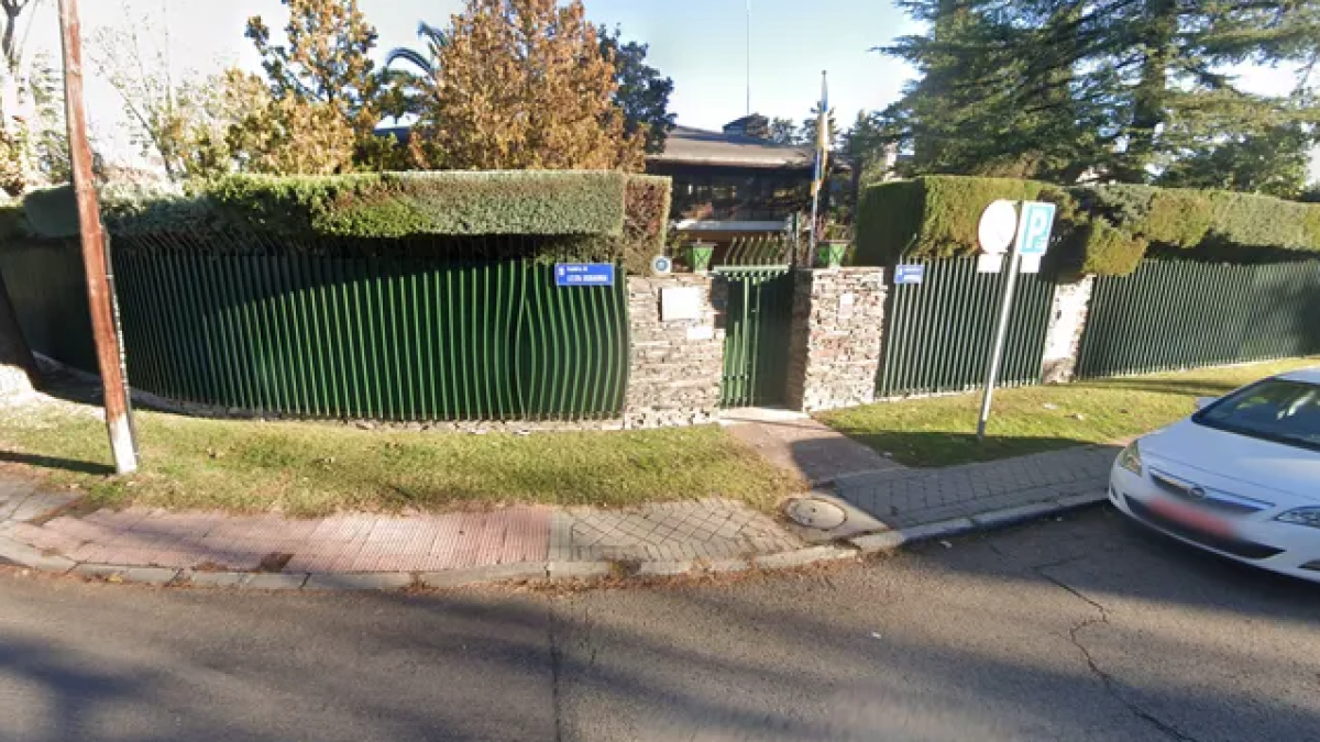 Una trabajador de la Embajada de Ucrania en Madrid herido en una explosión