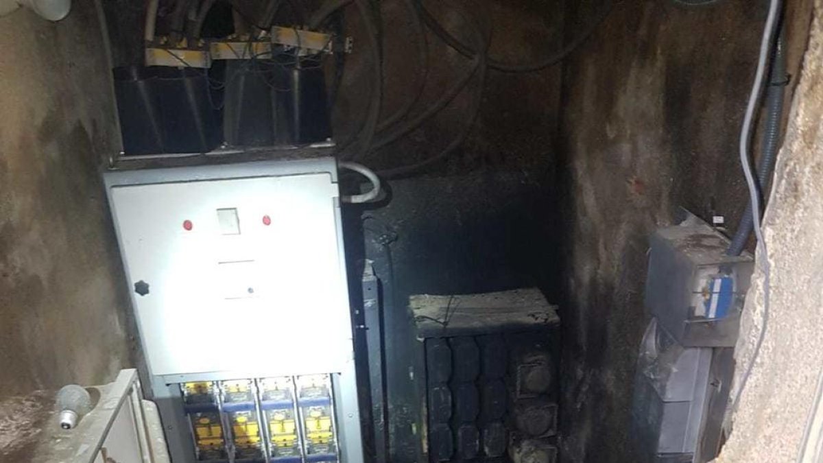 La zona central del paseo Delgado de Reus, a oscuras por|para la explosión de un transformador