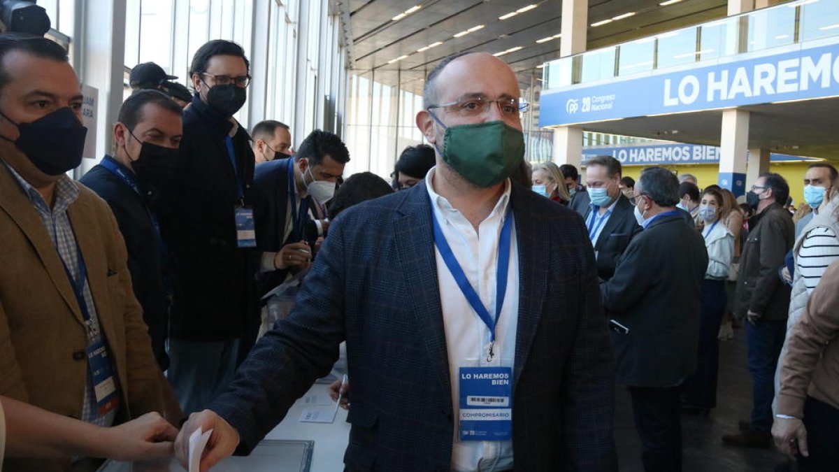 Fernández celebra que Feijóo «está haciendo una apuesta importante por el PPC»