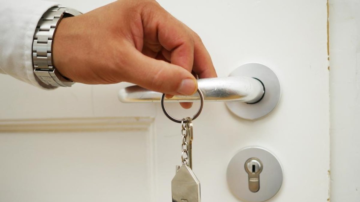 El motivo psicológico por el que comprobamos que la puerta está cerrada dos veces