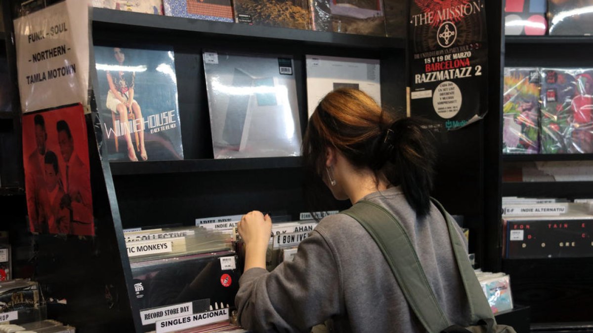 Creix un 67% la venda de vinils a Catalunya el primer semestre del 2022 respecte el 2021