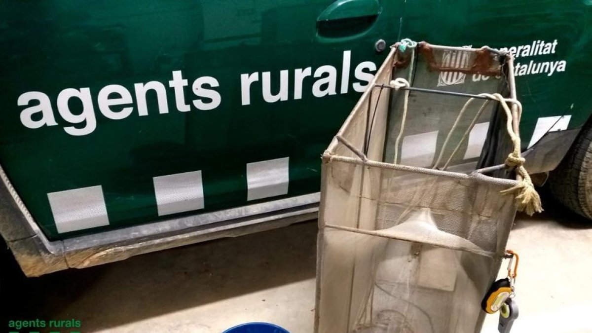 Denuncien un home per pescar angula de forma furtiva a Sant Jaume d'Enveja