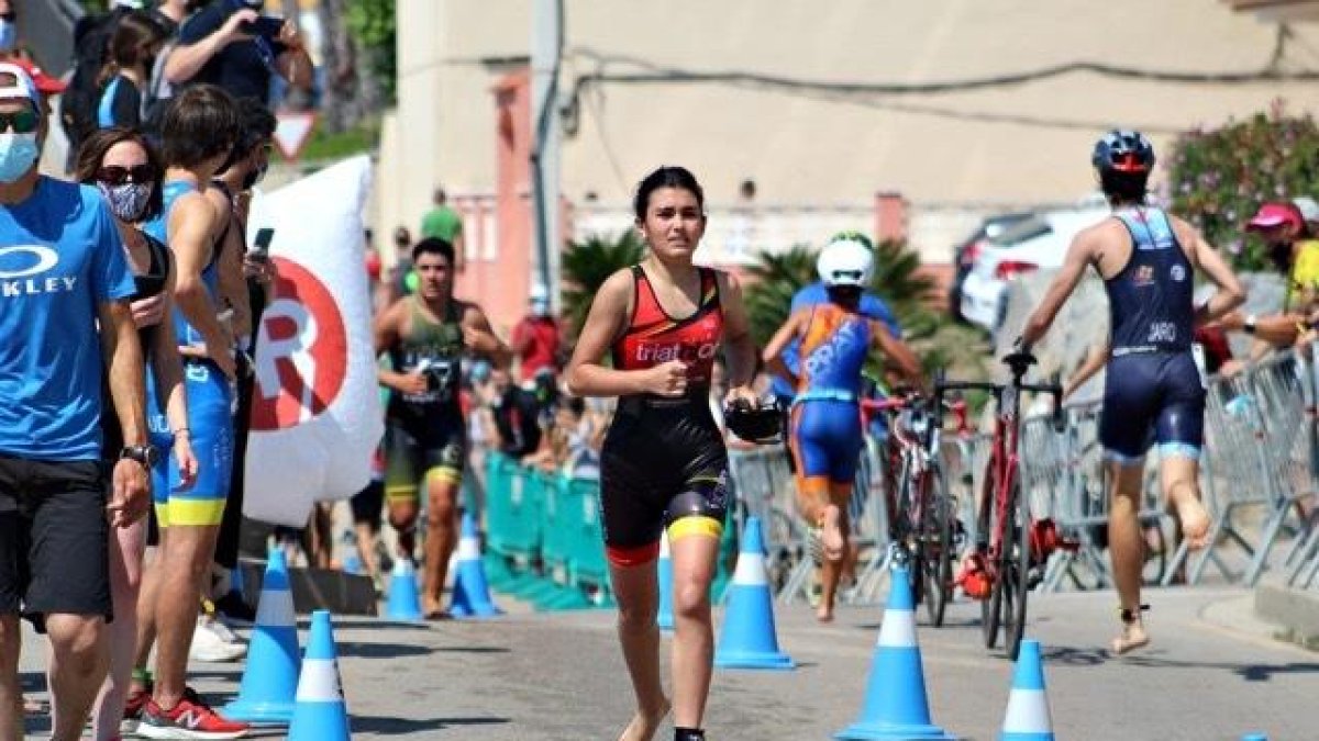 La primera edició del Triatló Jove arriba a Calafell aquest diumenge