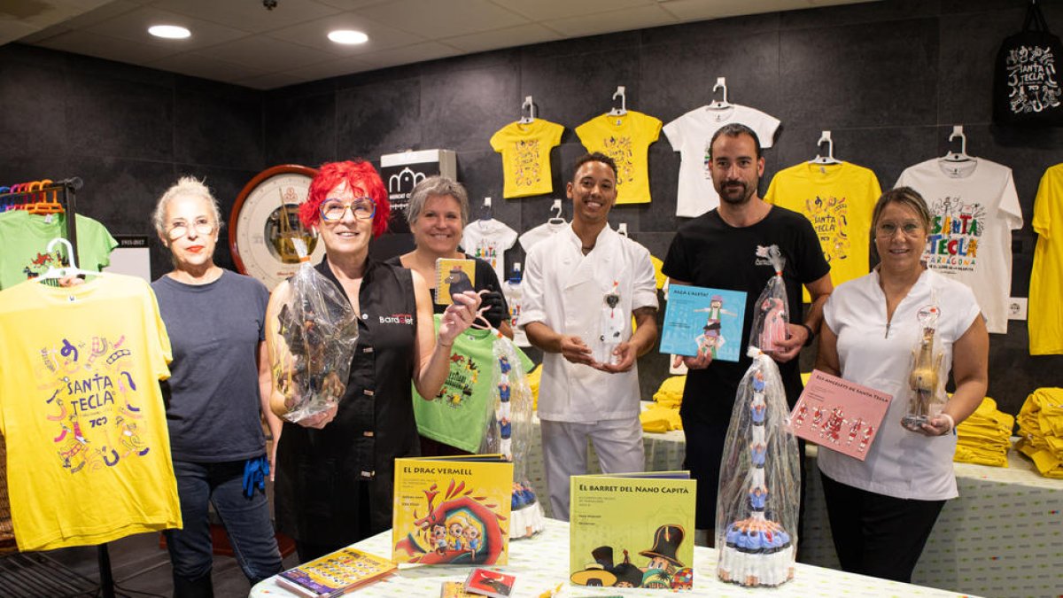 Ja es pot comprar el merchandising de Santa Tecla 2022 als Mercats de Tarragona