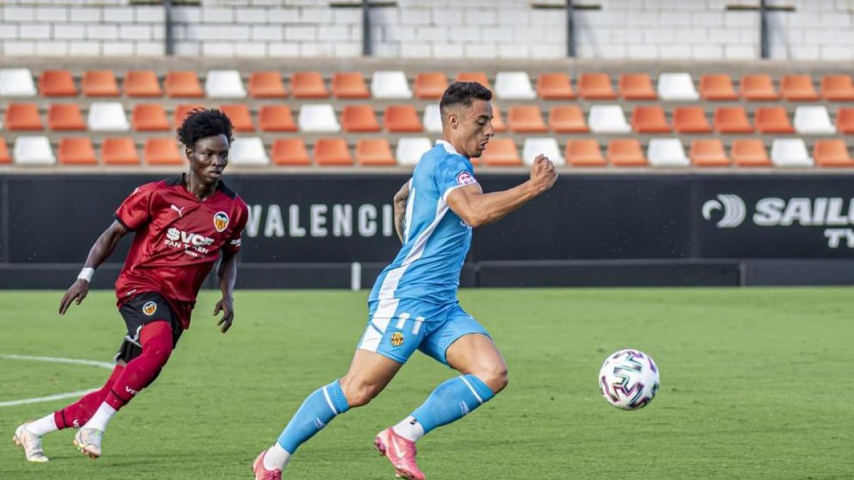 Oficial: Pol Ballesteros, cedit al CD Ibiza