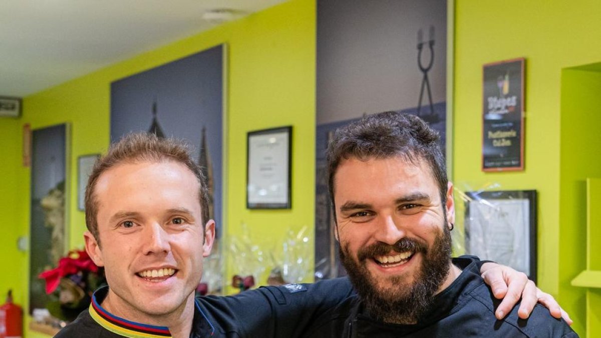 Cal Jan celebra los diez años con el maestro chocolatero Lluc Crusellas