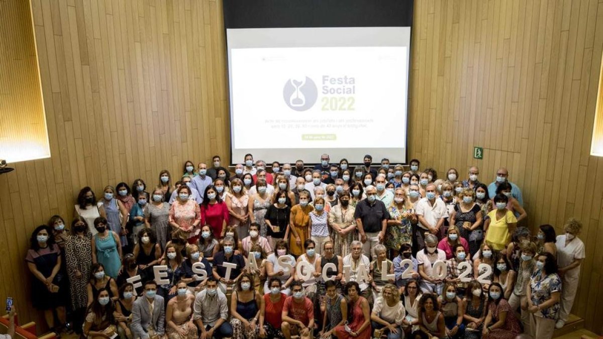 El Hospital Sant Joan homenajea a los trabajadores y trabajadoras que cumplen años de antigüedad y a los jubilados