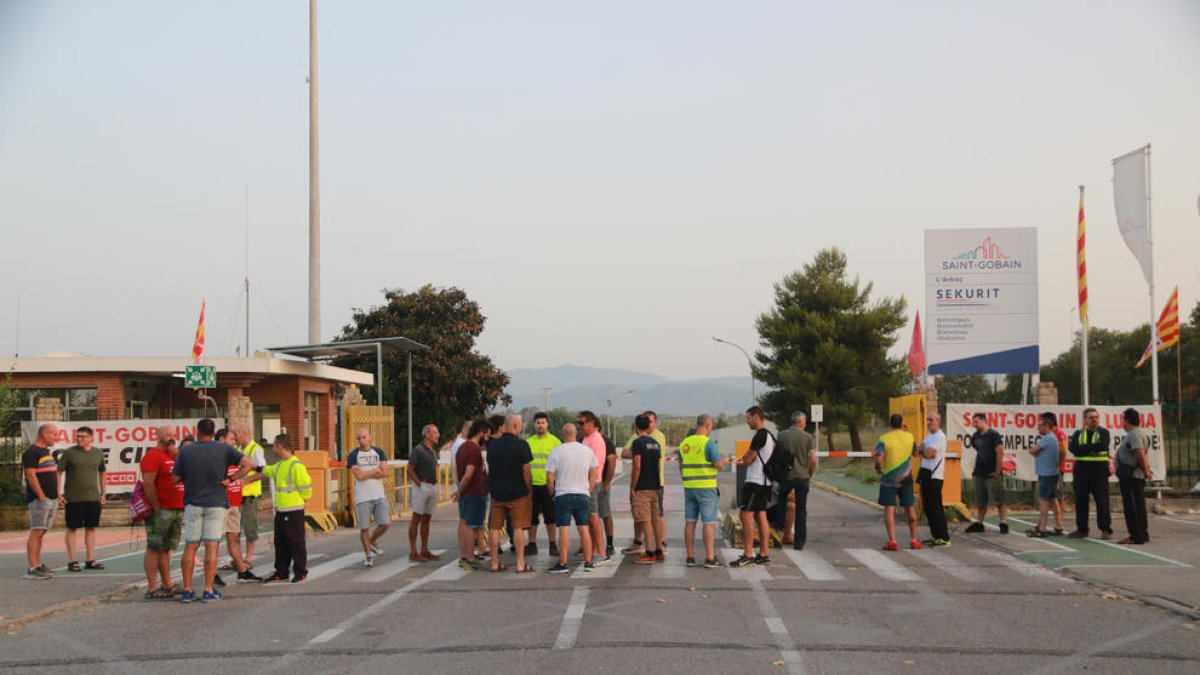 Els treballadors de Sant Gobain Sekurit de l'Arboç inicien una vaga per exigir la retirada de l'ERO i l'ERTO