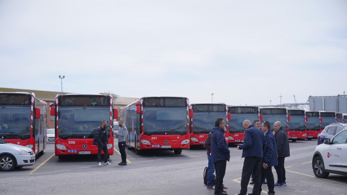 La EMT de Tarragona denuncia el lanzamiento de huevos a los autobuses de los servicios mínimos
