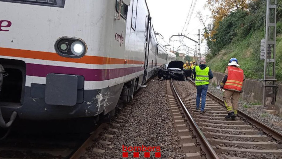 Restablerta la circulació ferroviària després del xoc entre un tren i un cotxe a Reus