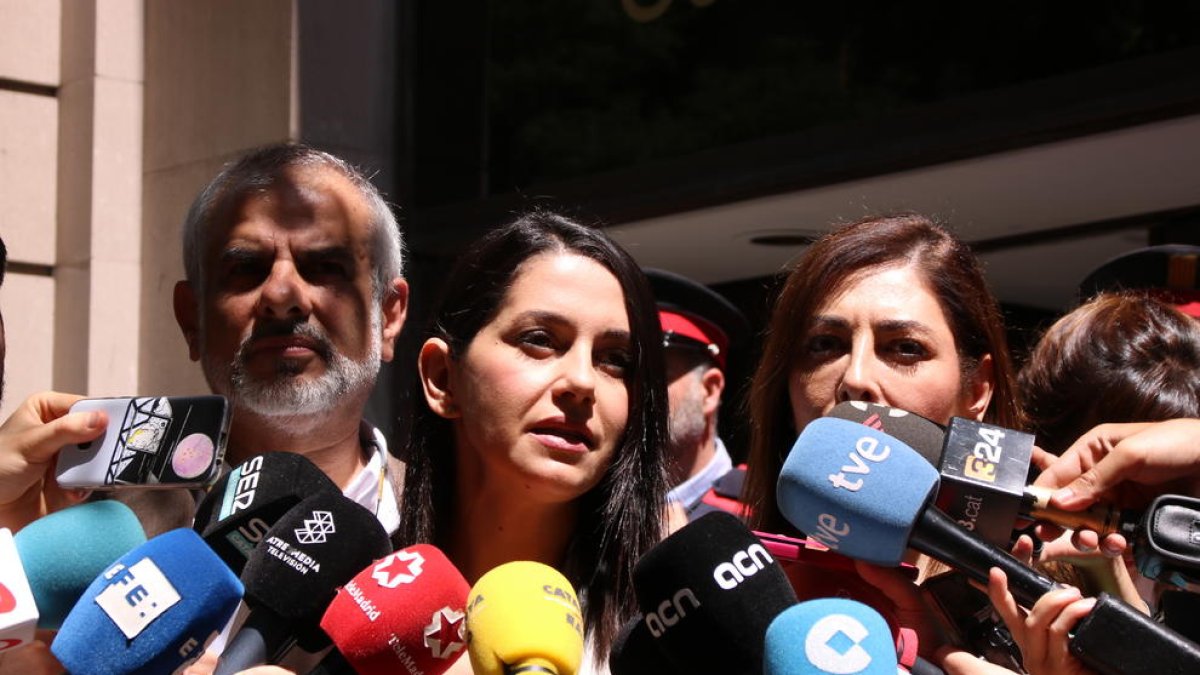 Arrimadas anuncia una «refundació del projecte» després de desaparèixer del Parlament andalús