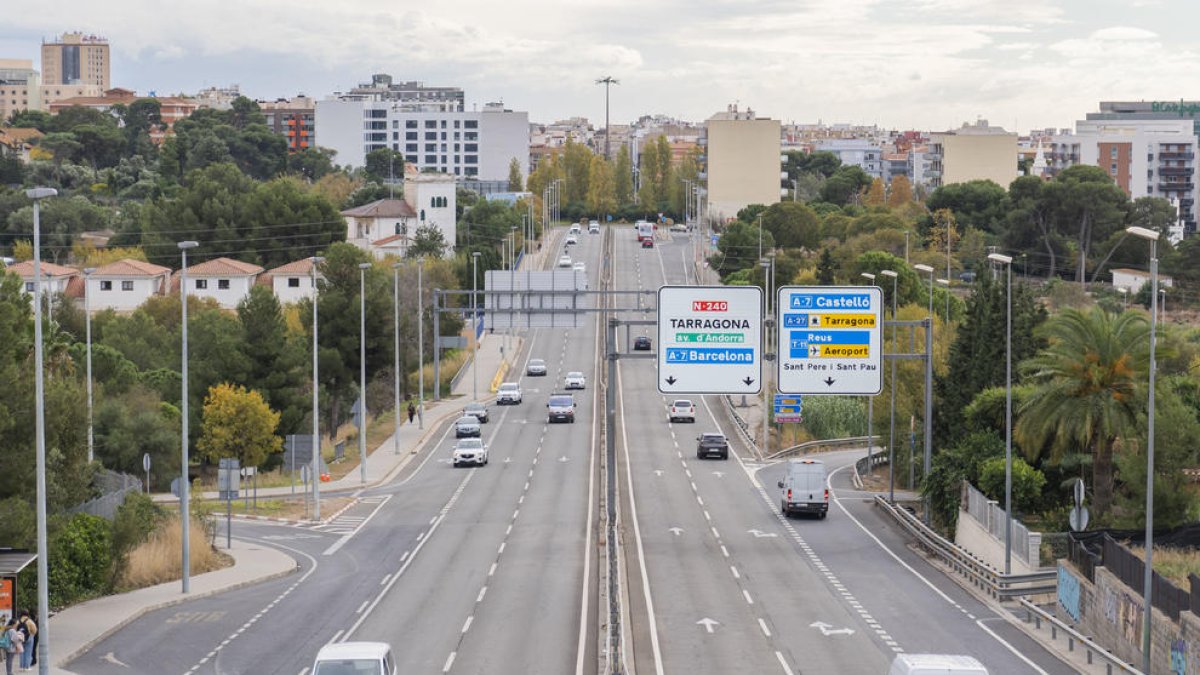 Tarragona insta al Estado a generar aceras entre Sant Salvador y el centro