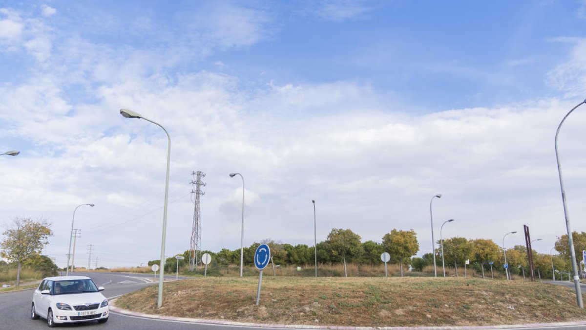 La rotonda de acceso al polígono Río Clar desde Constantí tendrá dunas y flores
