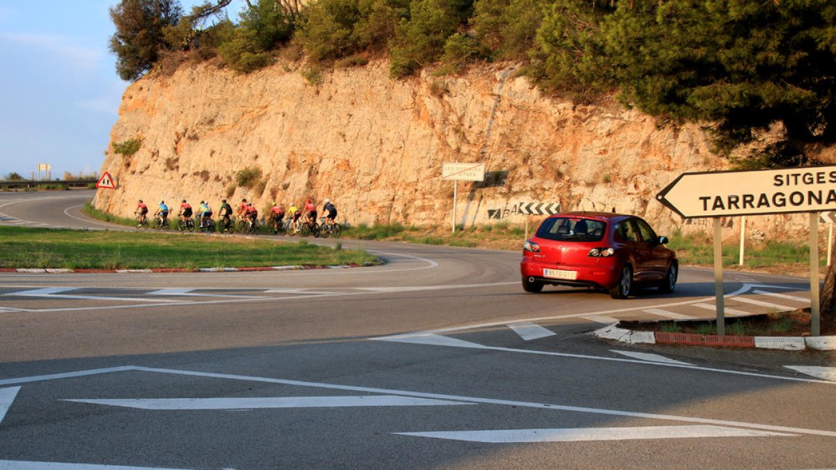 Controles simultáneos en las carreteras con más presencia de ciclistas para «incrementar la sensación de seguridad»
