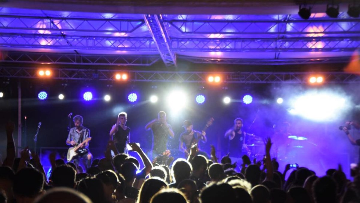 La Fiesta Mayor de Santa Rosalia de Torredembarra dispone de un Punto Lila y Multicolor