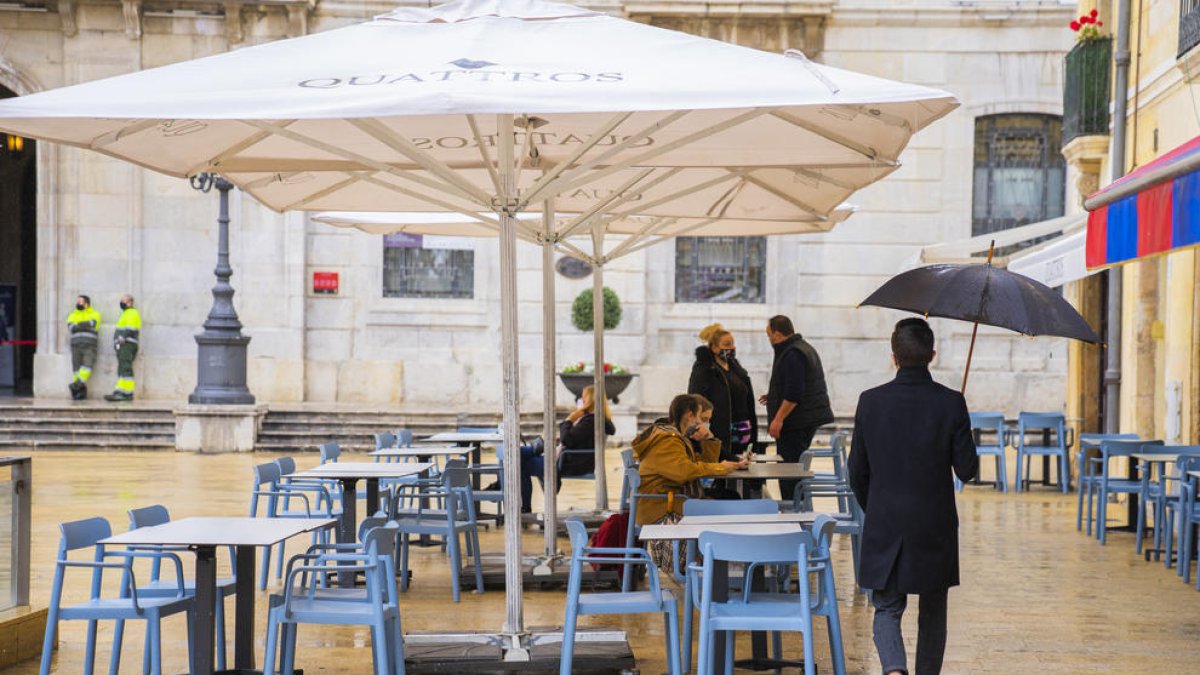 Un proceso excepcional regularizará en Tarragona las licencias de terraza caducadas