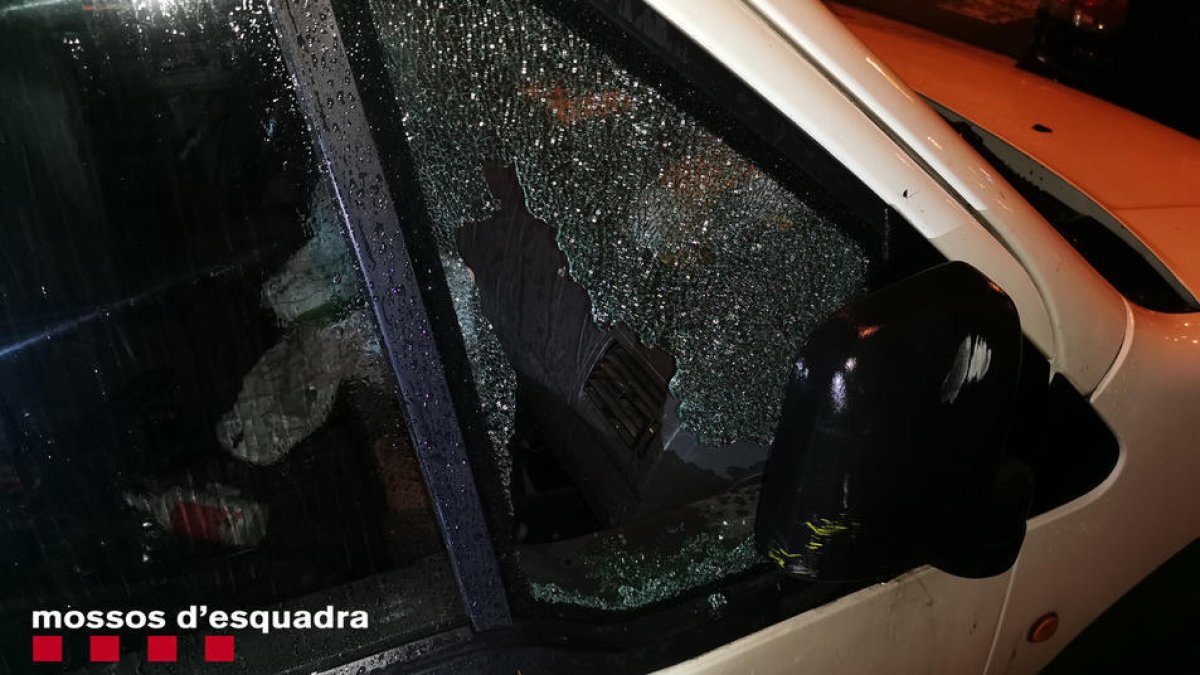 Igualada: Detingut un lladre després de deixar-se el mòbil en un dels cotxes en els quals va robar