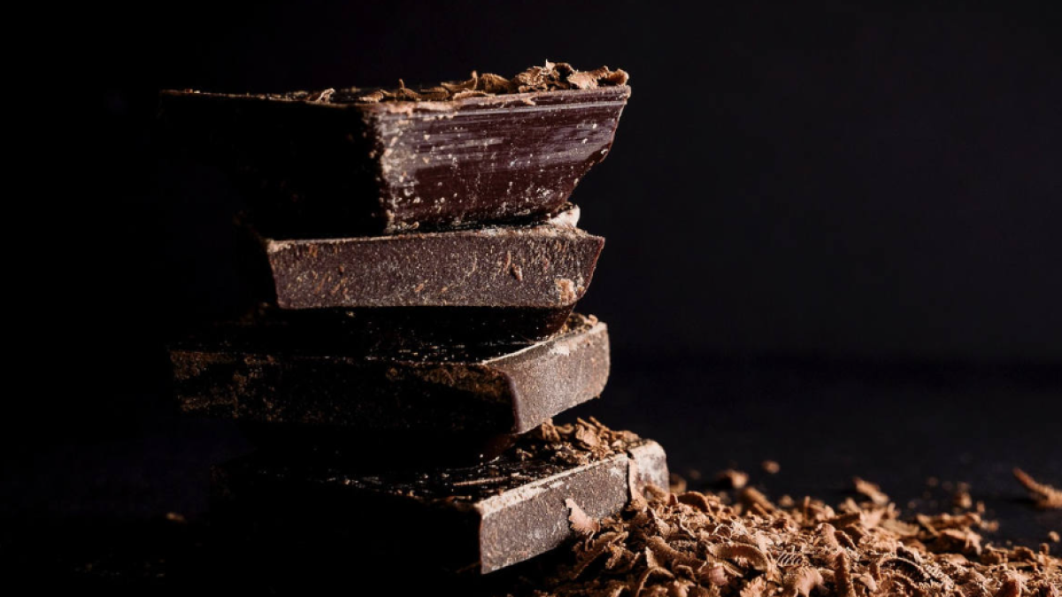 Alertan de la presencia de almendra no declarada en decenas de marcas de chocolate negro sin azúcar