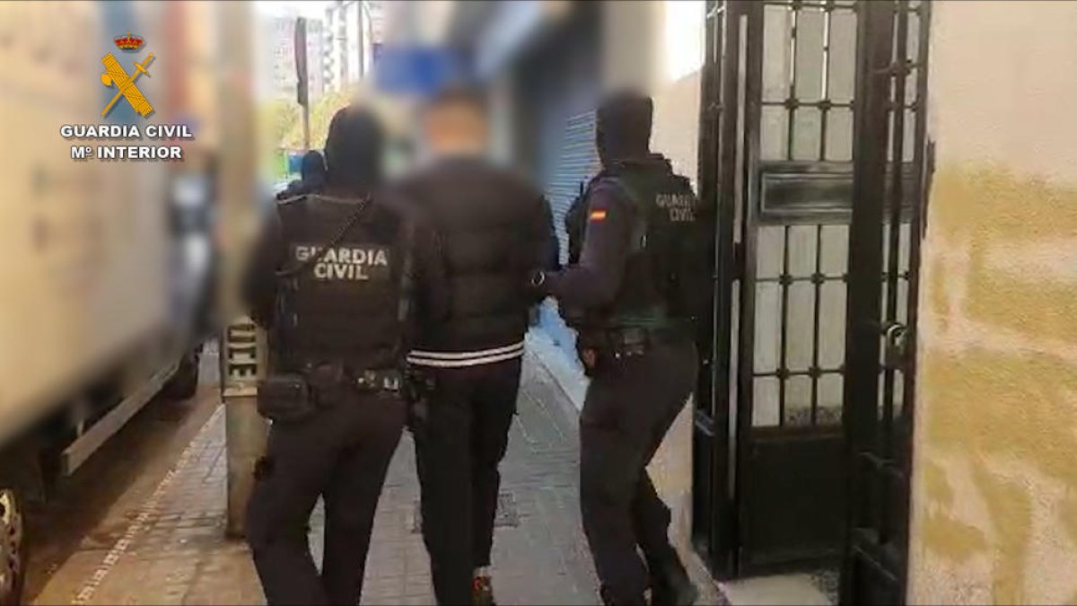 Desarticulan un grupo criminal que robaba en gasolineras, bares y establecimientos de telefonía móvil