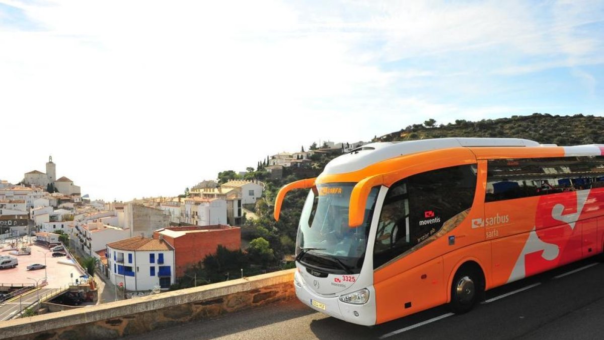 Se buscan setenta conductores de autobús por la Costa Brava
