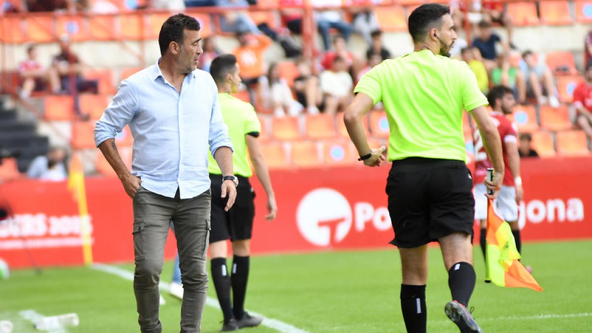 Les múltiples vides de Raül Agné a la banqueta del Nàstic de Tarragona