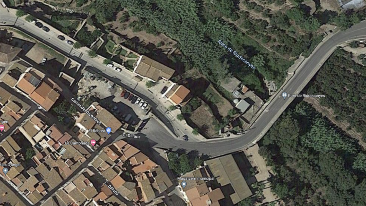 Riudecanyes habilitará una zona de parking y mejorará el puente de acceso