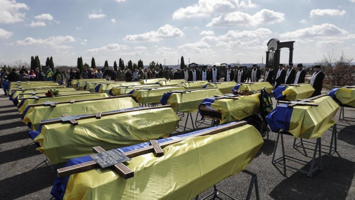 Las autoridades ucranianas dan por completamente destruido el aeropuerto de Dnipro