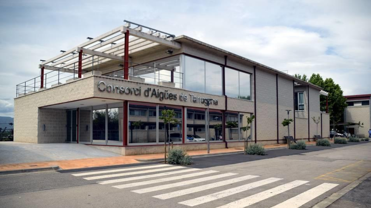 Fachada del Consorci d'Aigües de Tarragona.