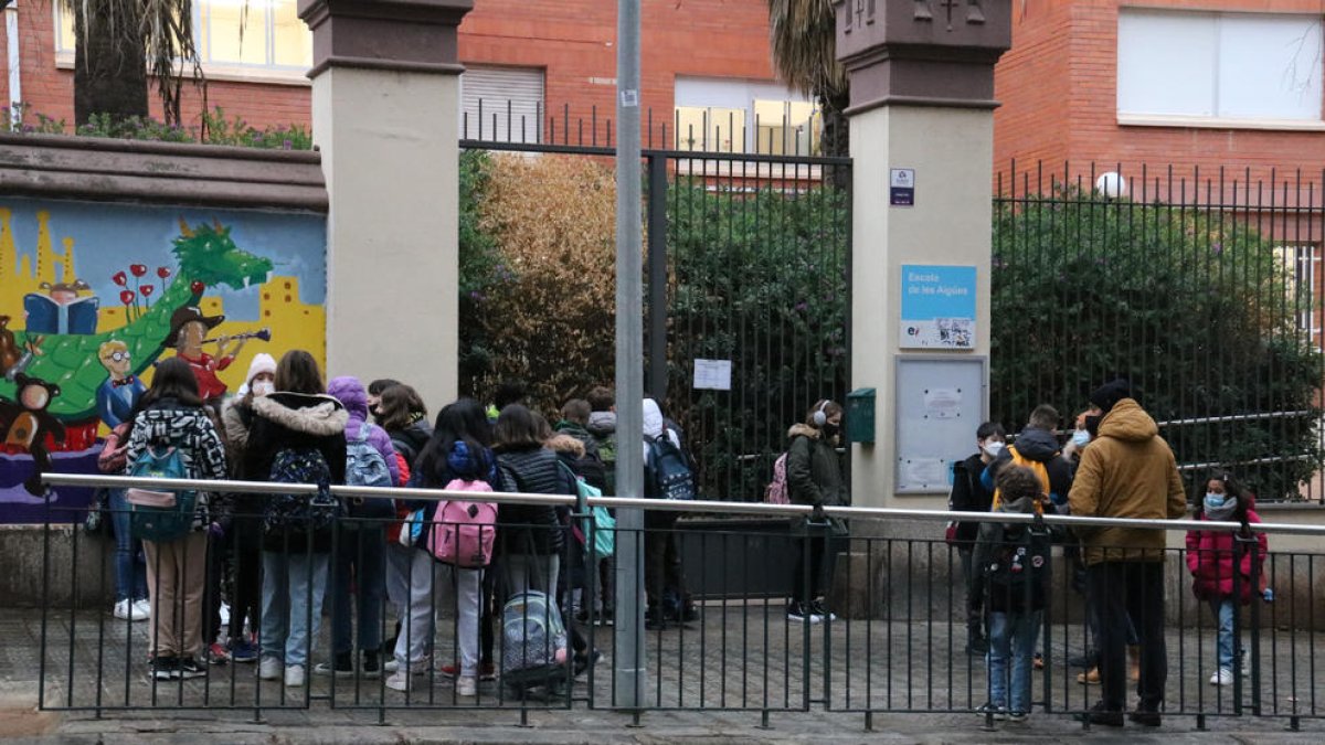 Ustec se opone al adelantamiento|adelanto del curso porque cree que no habrá bastante tiempo para prepararlo