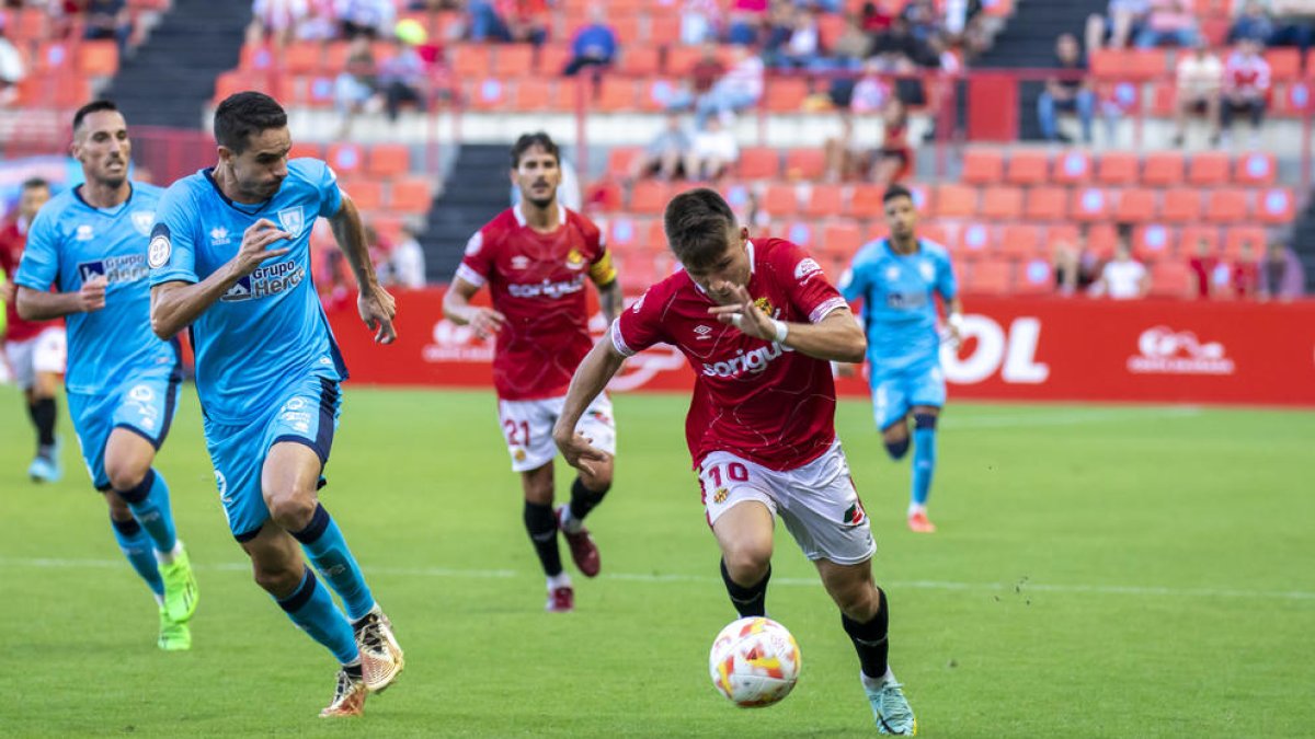 Les noves espases de les bandes del Nàstic s'esmolen al Nou Estadi