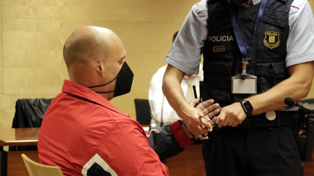 Condenan 26 años y 9 meses de prisión al hombre que mató a la madre a Sils por quedarse la pensión