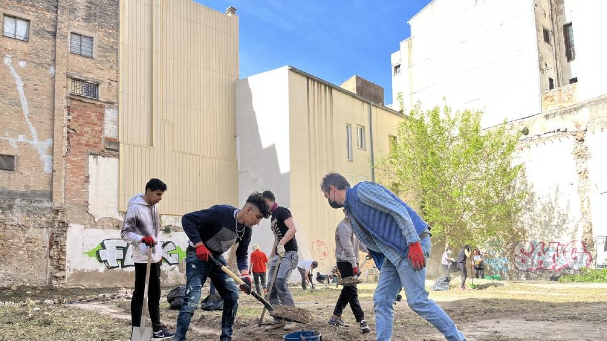 Veïns de la Part Baixa de Tarragona reclamen la neteja de solars i millores arreu del barri