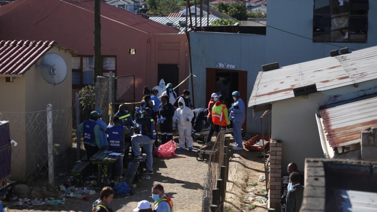 Sudáfrica: Encuentran muertos a 21 jóvenes dentro de un bar por una posible intoxicación masiva