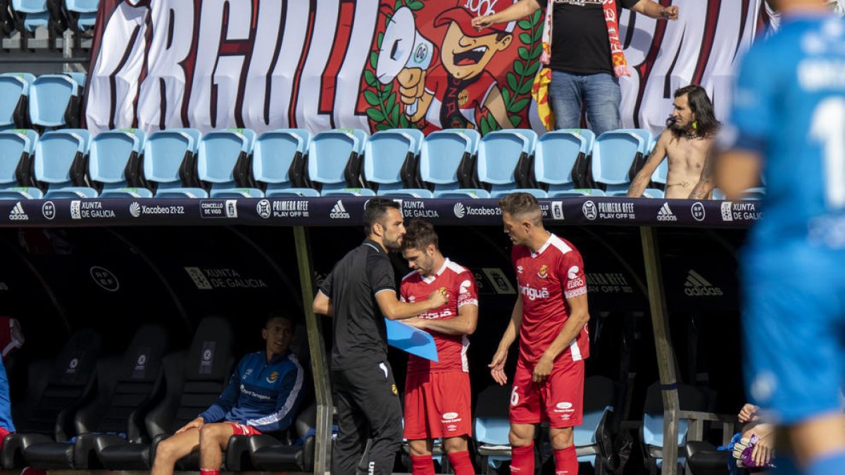 Els equips de Primera RFEF sacsegen el mercat de fitxatges del Nàstic