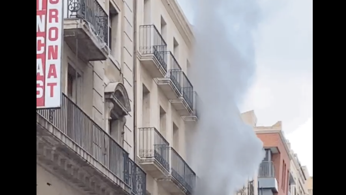 Arde un despacho de la calle Sant Agustí de Tarragona