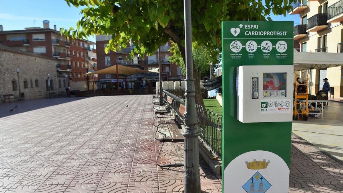 Torredembarra instal·la quatre desfibril·ladors en espais exteriors