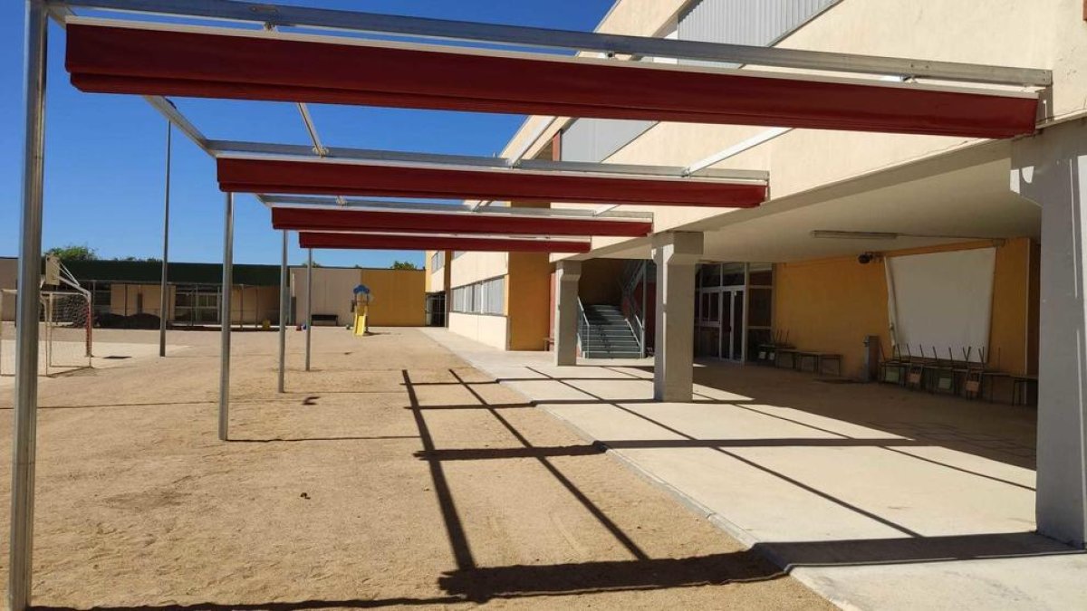Castellvell del Camp crearà diverses zones verdes al pati de l'escola