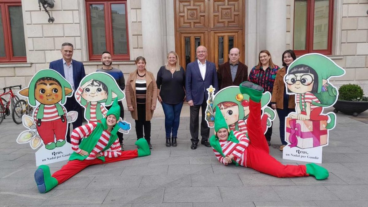 Los duendes llevan|traen la Navidad a los barrios de Reus