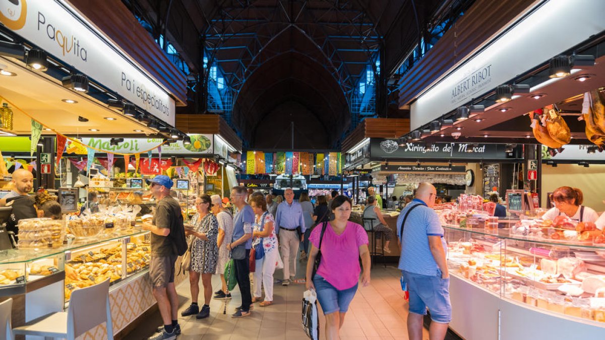 El 2023 se inicia con la rebaja del IVA de la comida y la subida de las pensiones