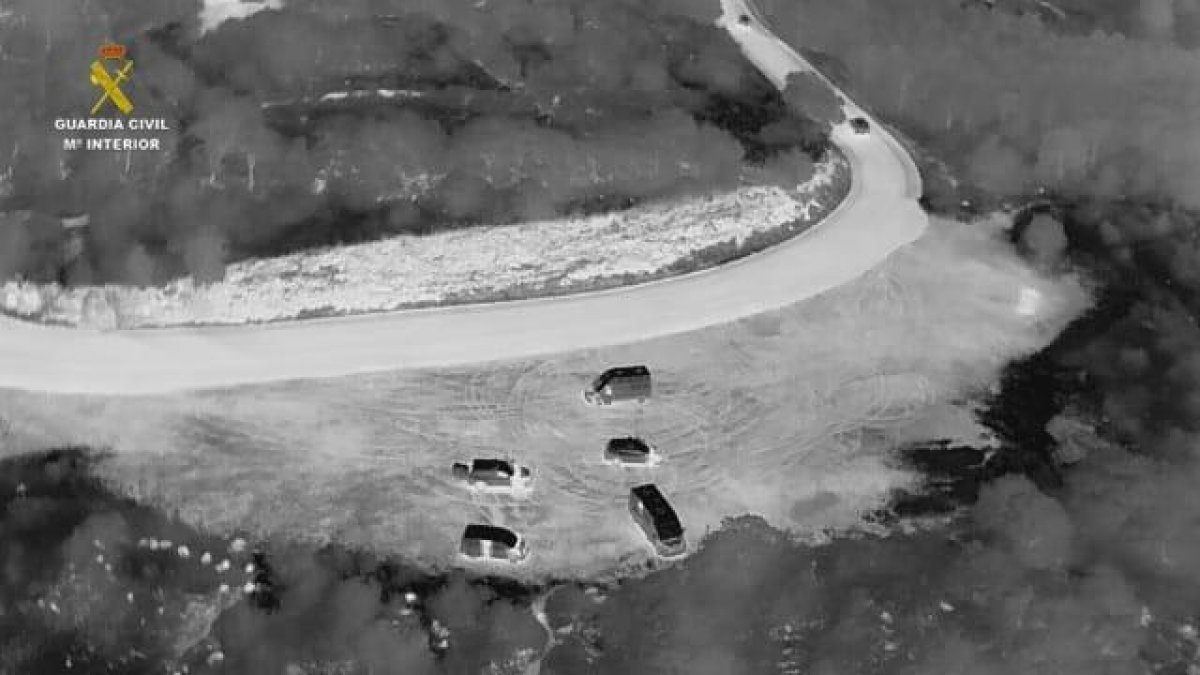 La Guardia Civil utiliza un dron para controlar acampadas ilegales en Siurana